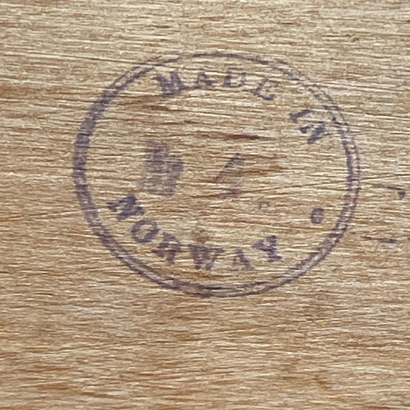 Folk art handpainted wooden box from Norway vintage - Picture 10 of 12